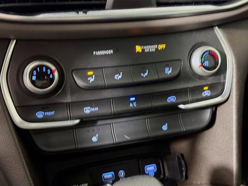 Used 2019 Hyundai Santa Fe SEL w/ Cargo Package image 17