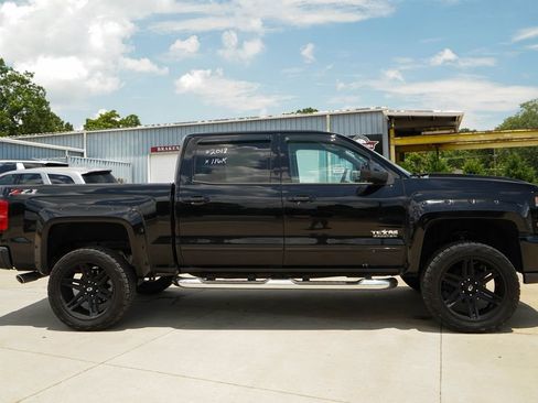 Used 2018 Chevrolet Silverado 1500 LT w/ Texas Edition AWD/4WD image 3