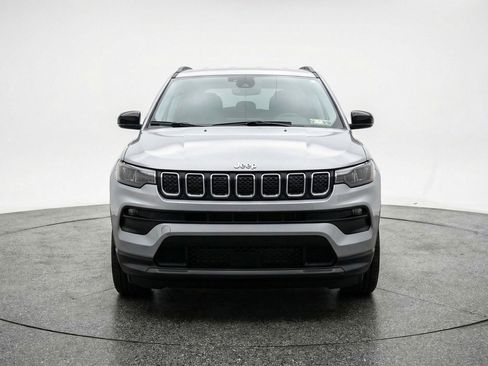 Used 2025 Jeep Compass Limited image 2