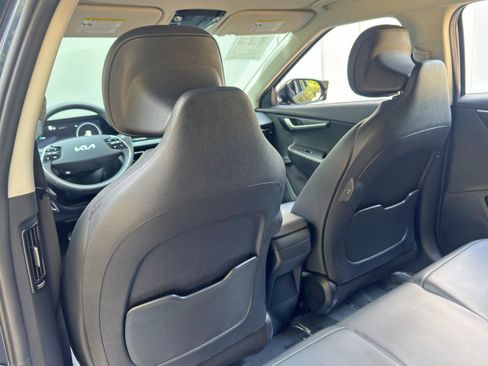 Used 2022 Kia EV6 Light RWD image 34