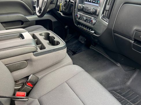 Used 2019 Chevrolet Silverado 2500 LT w/ LT Convenience Package image 12