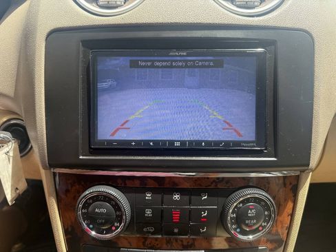 Used 2011 Mercedes-Benz ML 350 2WD image 22