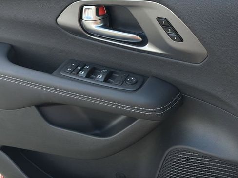 New 2026 Chrysler Pacifica Select FWD image 27