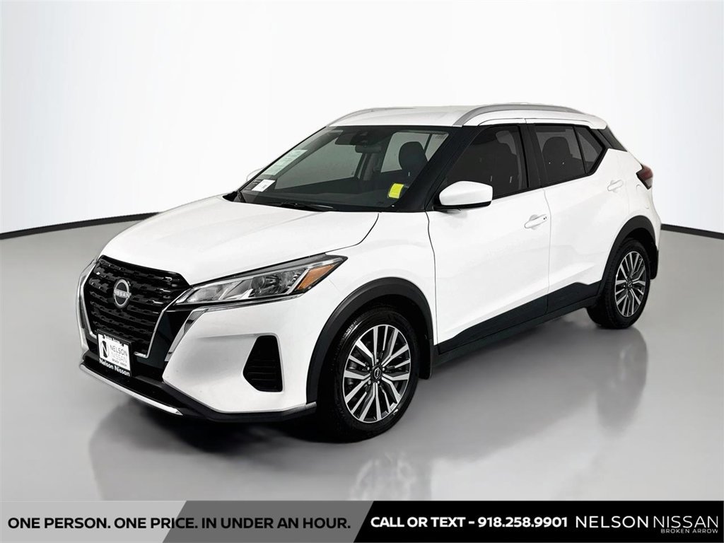 Used 2024 Nissan Kicks SV FWD image 1