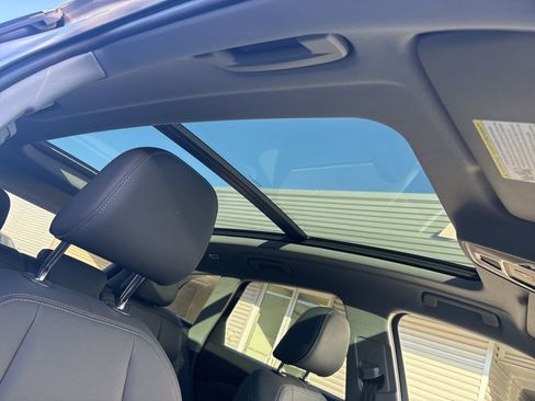 Used 2025 Audi Q5 Premium w/ Convenience Package image 18