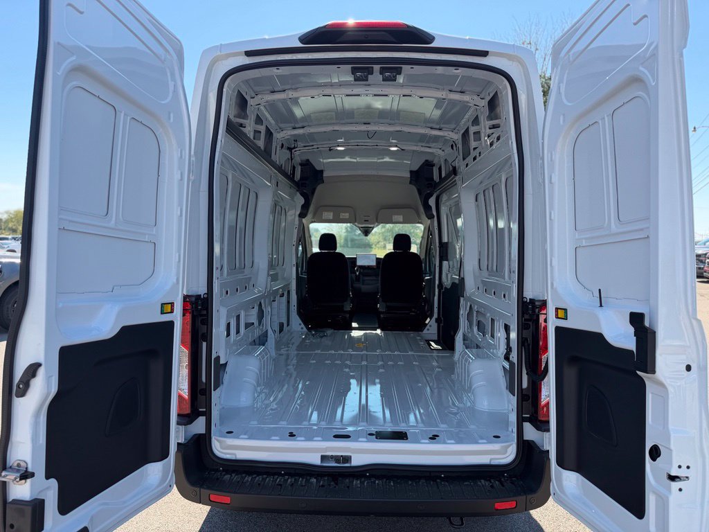 New 2027 Ford Transit 250 148 High Roof RWD image 17