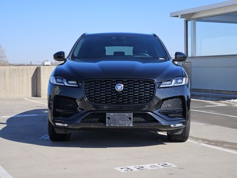 Used 2022 Jaguar F-PACE S image 11