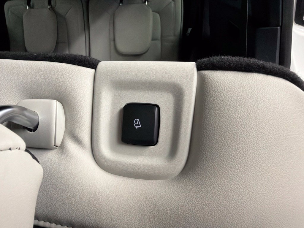 New 2027 Lincoln Aviator Black Label w/ Jet Appearance Package AWD/4WD image 33