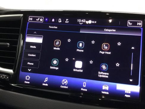 Used 2024 Chrysler Pacifica Touring-L image 30