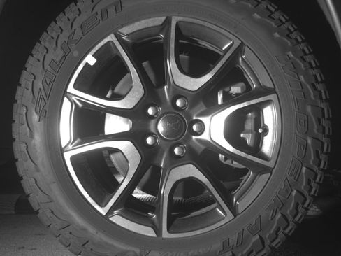 Used 2025 Jeep Compass Trailhawk w/ Trailer Tow Group AWD/4WD image 13