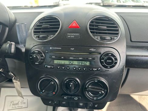 Used 2007 Volkswagen Beetle Coupe w/ Package 2 image 19
