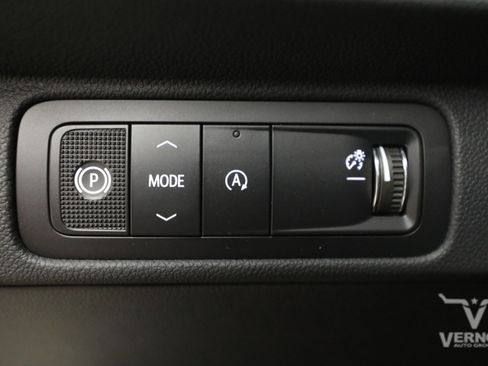 New 2027 Chevrolet Traverse LT w/ Driver Confidence Package FWD image 15
