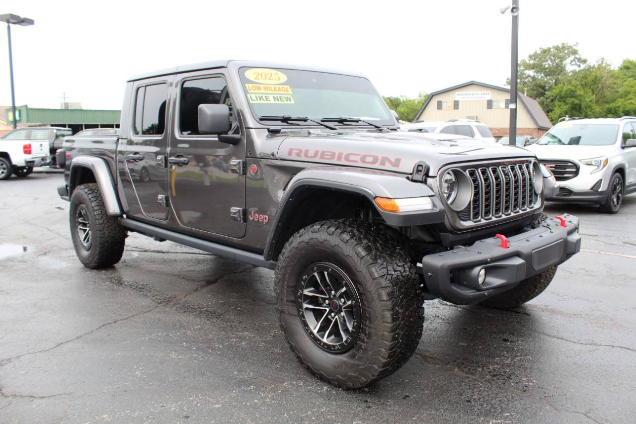 Used 2025 Jeep Gladiator Rubicon AWD/4WD image 3