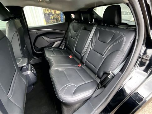 Certified 2025 Ford Mustang Mach-E Premium image 20