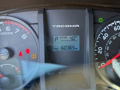 Used 2016 Toyota Tacoma SR5 image 22