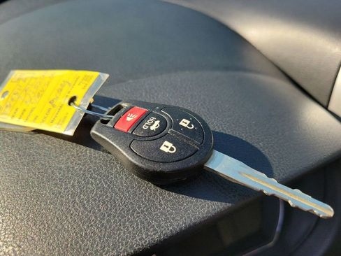 Used 2017 Nissan Versa SV image 31