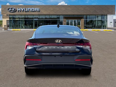 Certified 2026 Hyundai Elantra Hybrid FWD image 6