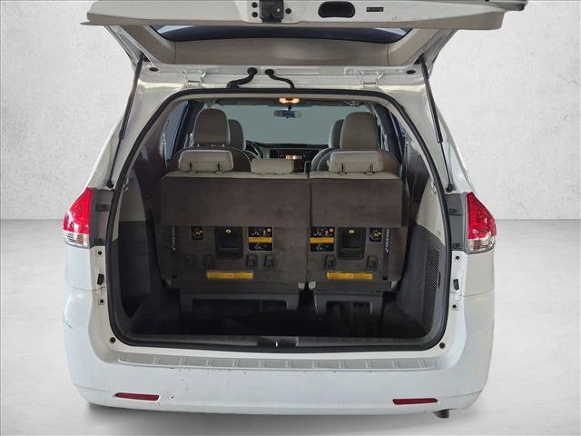 Used 2013 Toyota Sienna L FWD image 6
