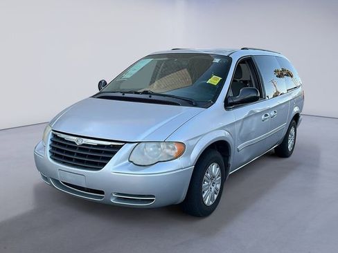 Used 2006 Chrysler Town & Country LX w/ Popular Equipment Group II FWD image 1