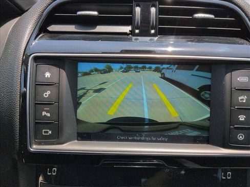 Used 2018 Jaguar F-PACE Prestige AWD/4WD image 13