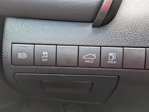 Used 2020 Toyota Camry SE FWD image 22
