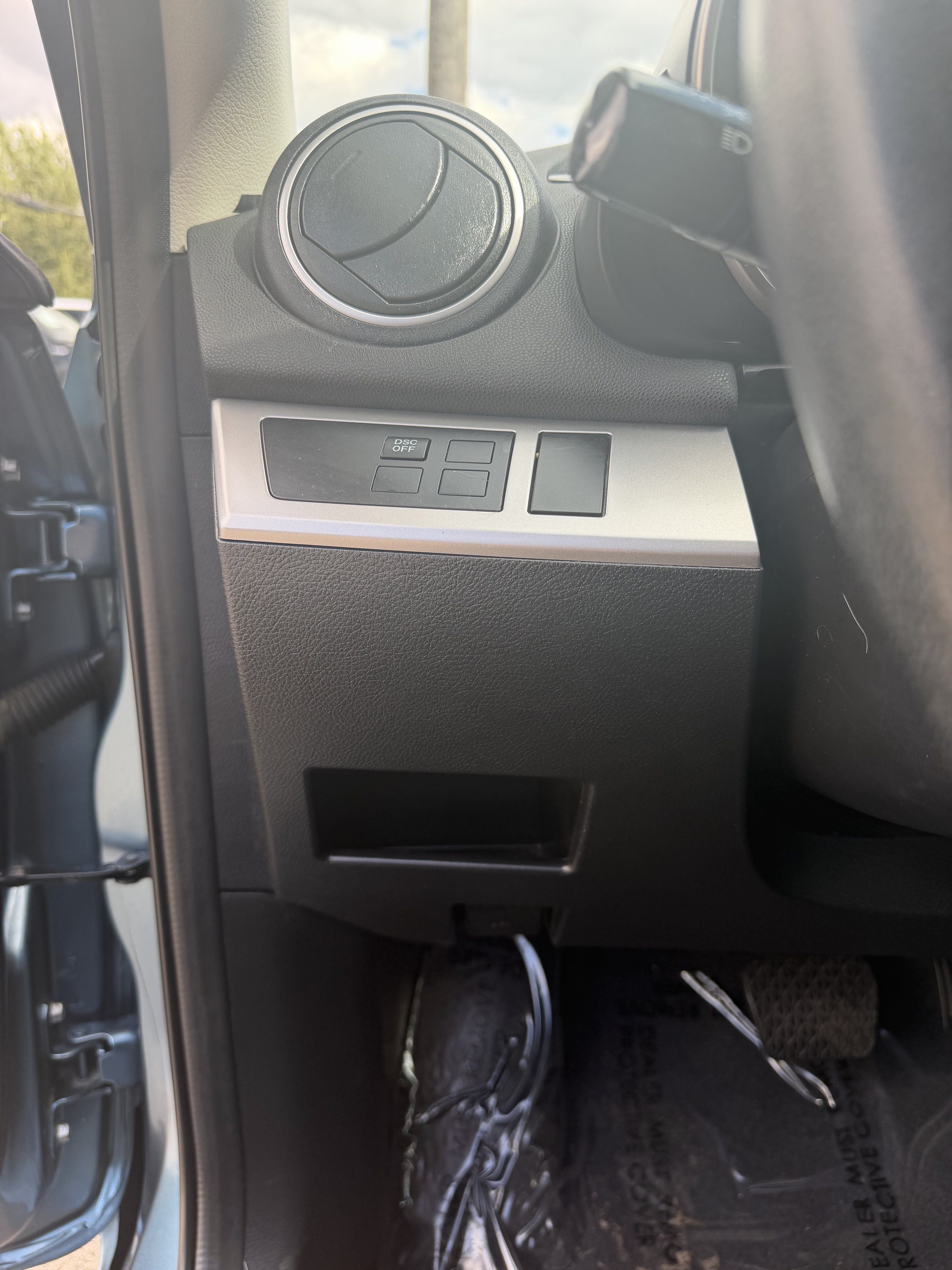 Used 2011 MAZDA MAZDA3 i Touring FWD image 23