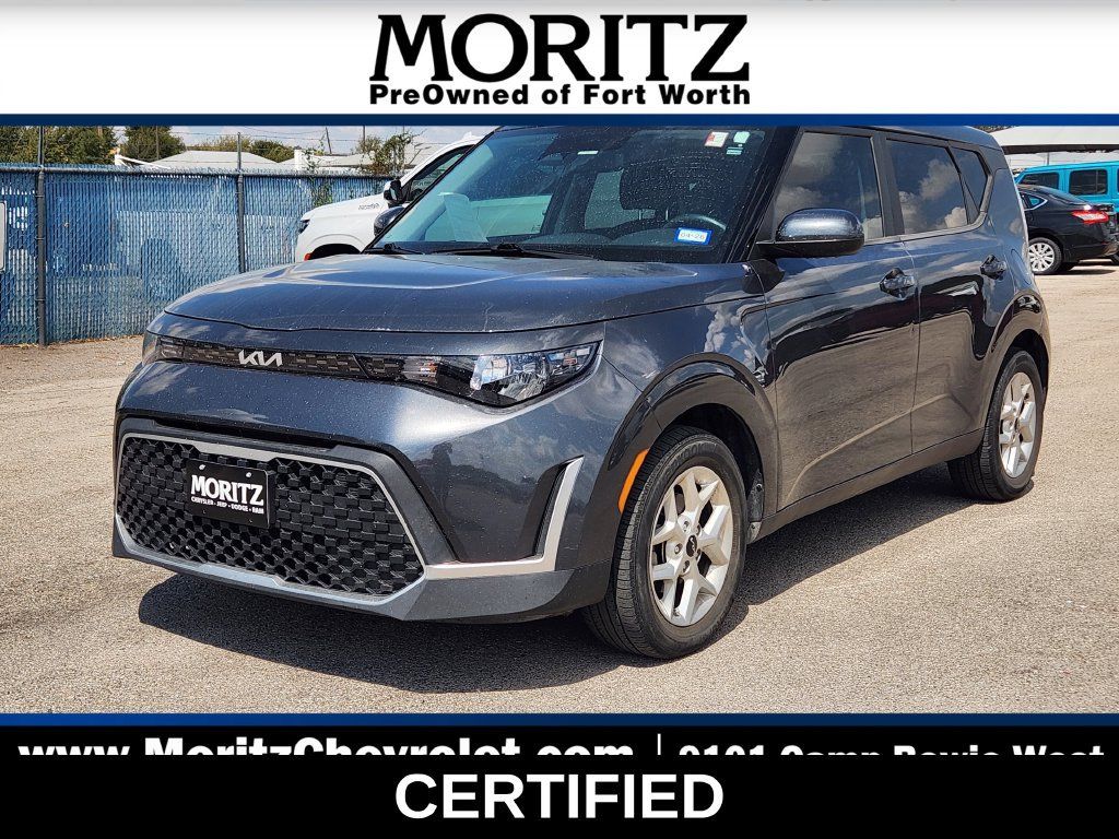 Used 2023 Kia Soul LX w/ LX Technology Package FWD image 1