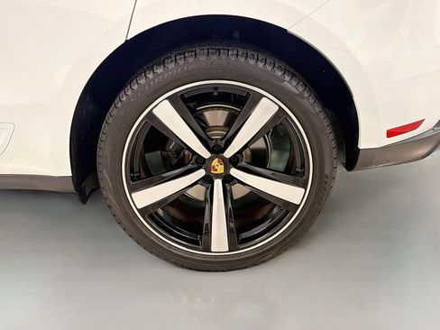 Used 2026 Porsche Macan AWD/4WD image 34