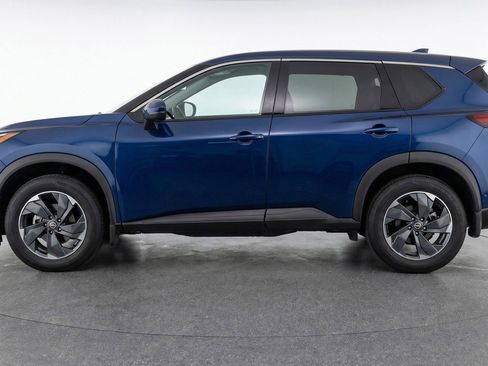 Used 2025 Nissan Rogue SV AWD/4WD image 5