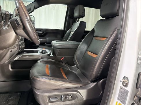 Used 2022 GMC Sierra 3500 AT4 w/ AT4 Preferred Package image 5