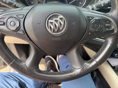 Used 2019 Buick Enclave Essence FWD image 11
