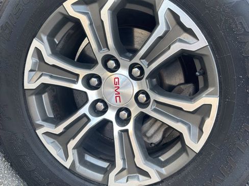 Used 2021 GMC Sierra 1500 SLE image 11