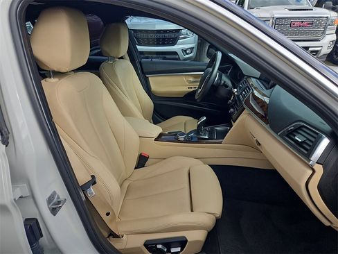 Used 2017 BMW 330i Sedan image 16