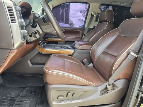 Used 2015 Chevrolet Silverado 1500 High Country w/ High Country Premium Package AWD/4WD image 15