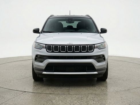 Used 2025 Jeep Compass Limited image 2