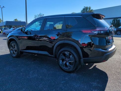Used 2026 Nissan Rogue SV FWD image 6