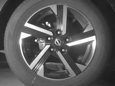 Used 2025 Nissan Sentra SV FWD image 12
