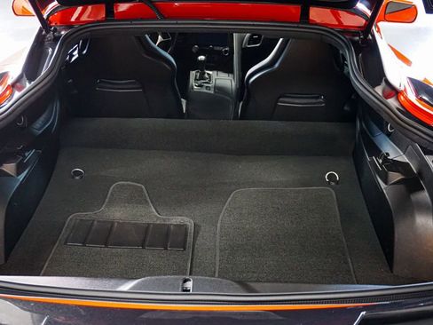 Used 2015 Chevrolet Corvette Z06 w/ 3LZ Preferred Equipment Group image 36