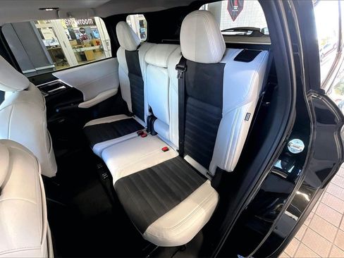 New 2026 Mitsubishi Outlander SE image 10