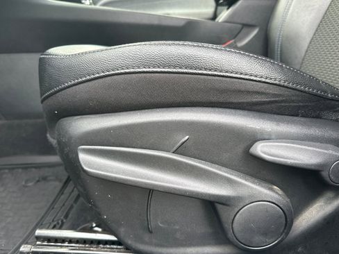 Used 2024 Jeep Compass Latitude image 12