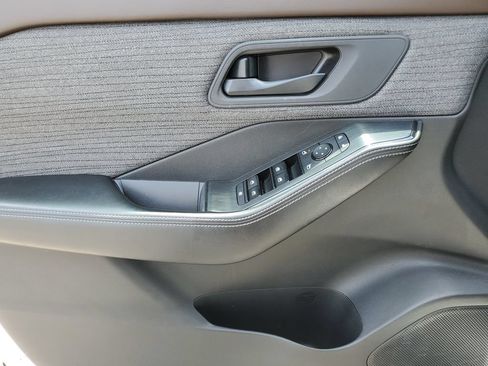 Used 2021 Nissan Rogue S FWD image 18