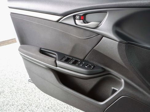 Used 2020 Honda Civic EX image 22