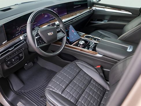 Used 2025 Cadillac Escalade Sport Platinum w/ LPO, ONYX Package image 11