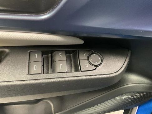 Used 2024 Chevrolet Equinox EV LT image 9