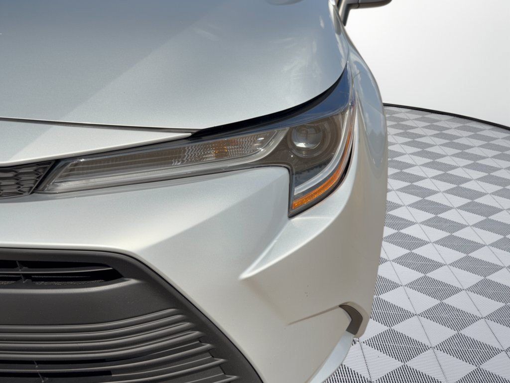 Used 2023 Toyota Corolla LE FWD image 12