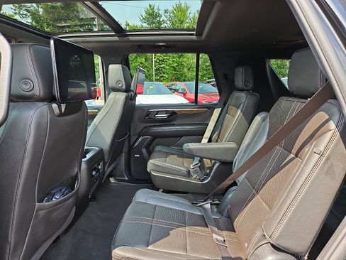 Used 2026 Chevrolet Tahoe High Country AWD/4WD image 10