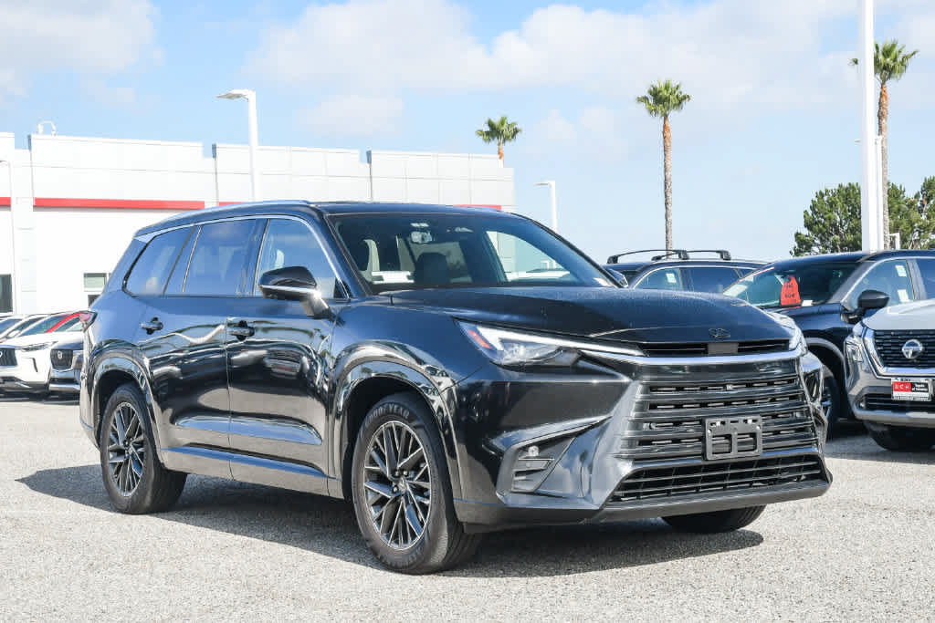 Used 2025 Lexus TX 350 FWD w/ Technology Package image 3