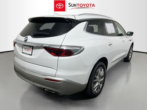 Used 2022 Buick Enclave Premium w/ Experience Buick Package AWD/4WD image 4