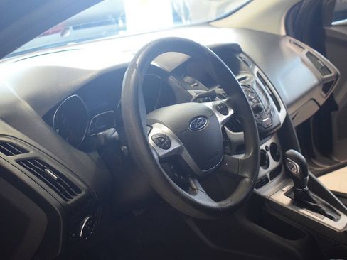 Used 2013 Ford Focus SE FWD image 15