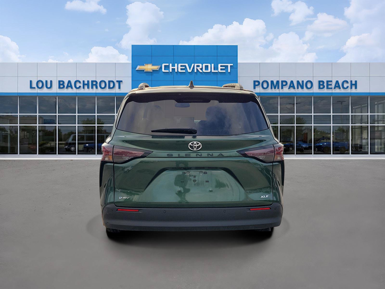 Used 2026 Toyota Sienna XLE FWD image 3